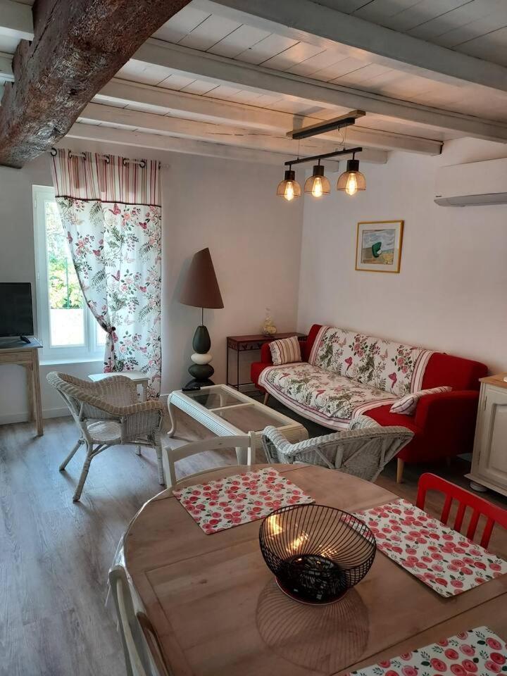 Maisonnette Saintes Buitenkant foto